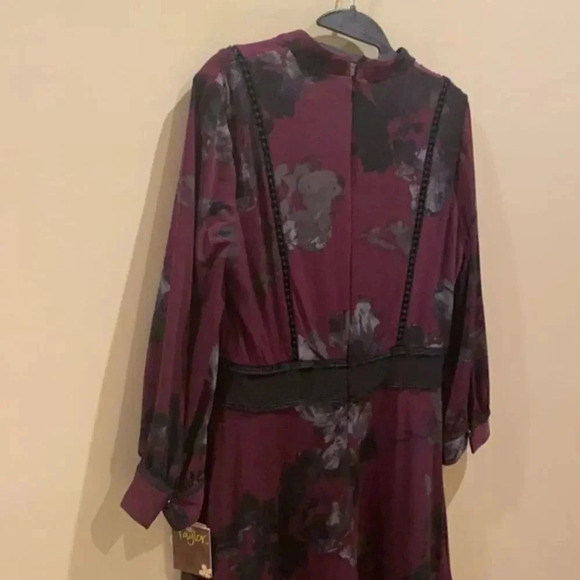 Taylor Floral Print V-Neck 3/4 Sleeve Jersey Midi Dress - Picture 12 of 16